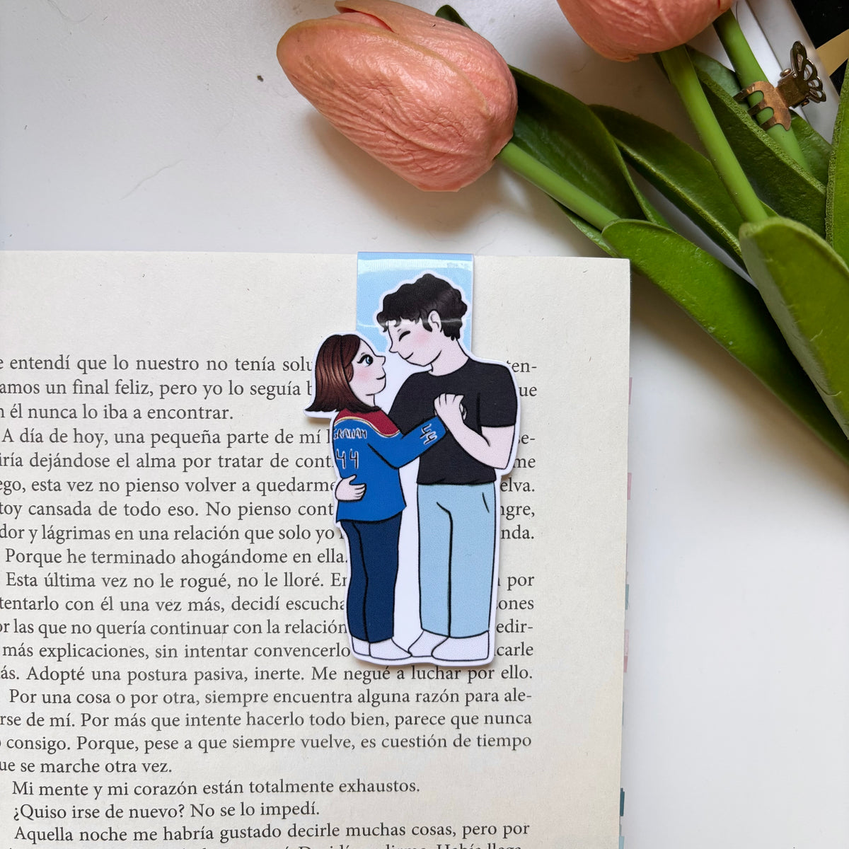 Marcapáginas Magnético Off Campus/Kiss me - Hannah y Garrett