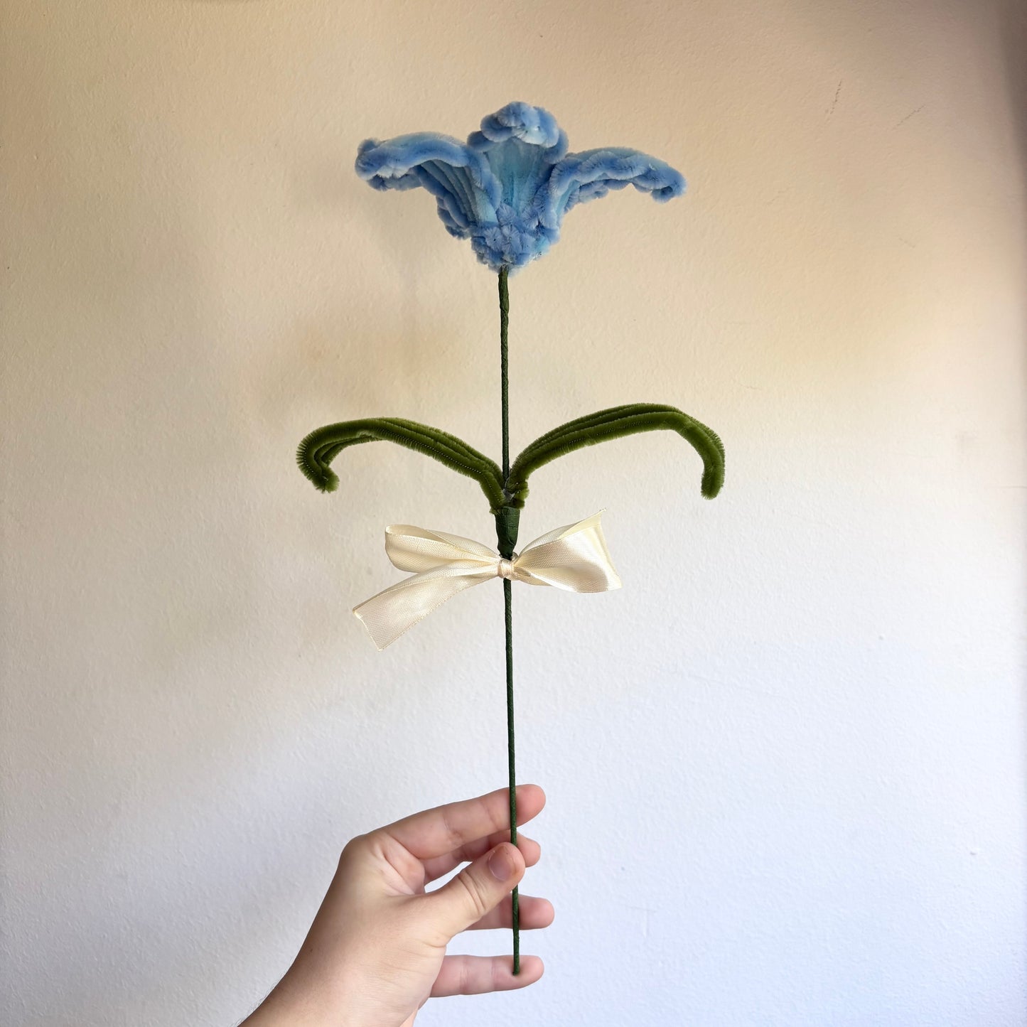 Flor Lirio Azul Limpiapipas