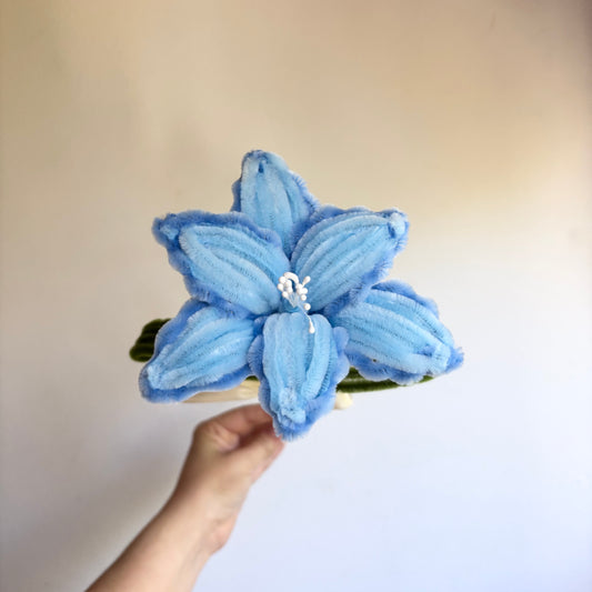 Flor Lirio Azul Limpiapipas