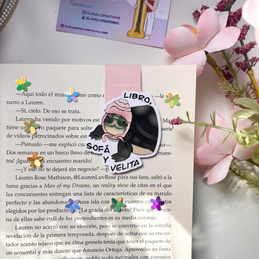 Marcapáginas Magnético Memes - Libro, sofá y velita. Tortuga.