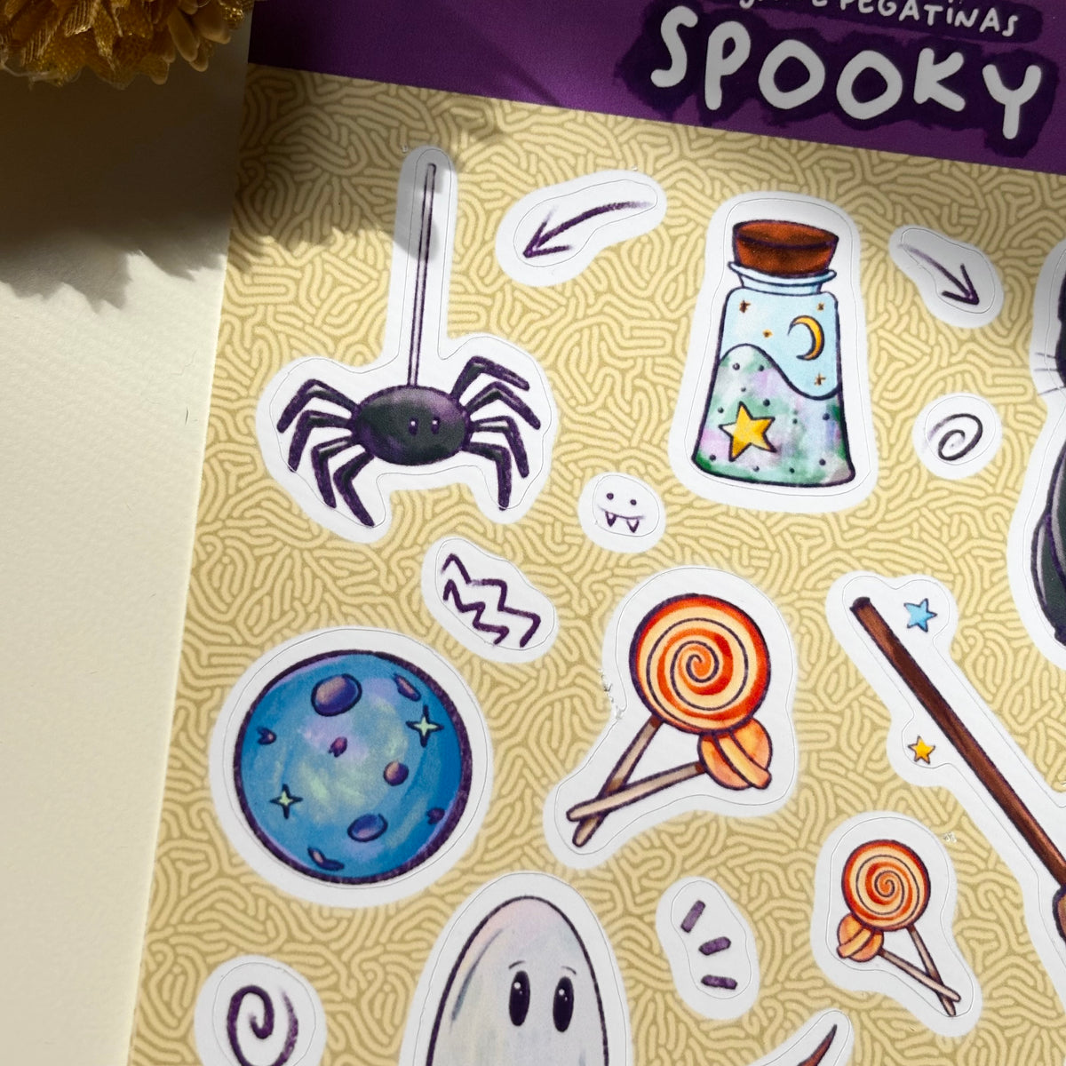 Hoja de pegatinas SPOOKY + Pack hoja y marcapáginas tradicional
