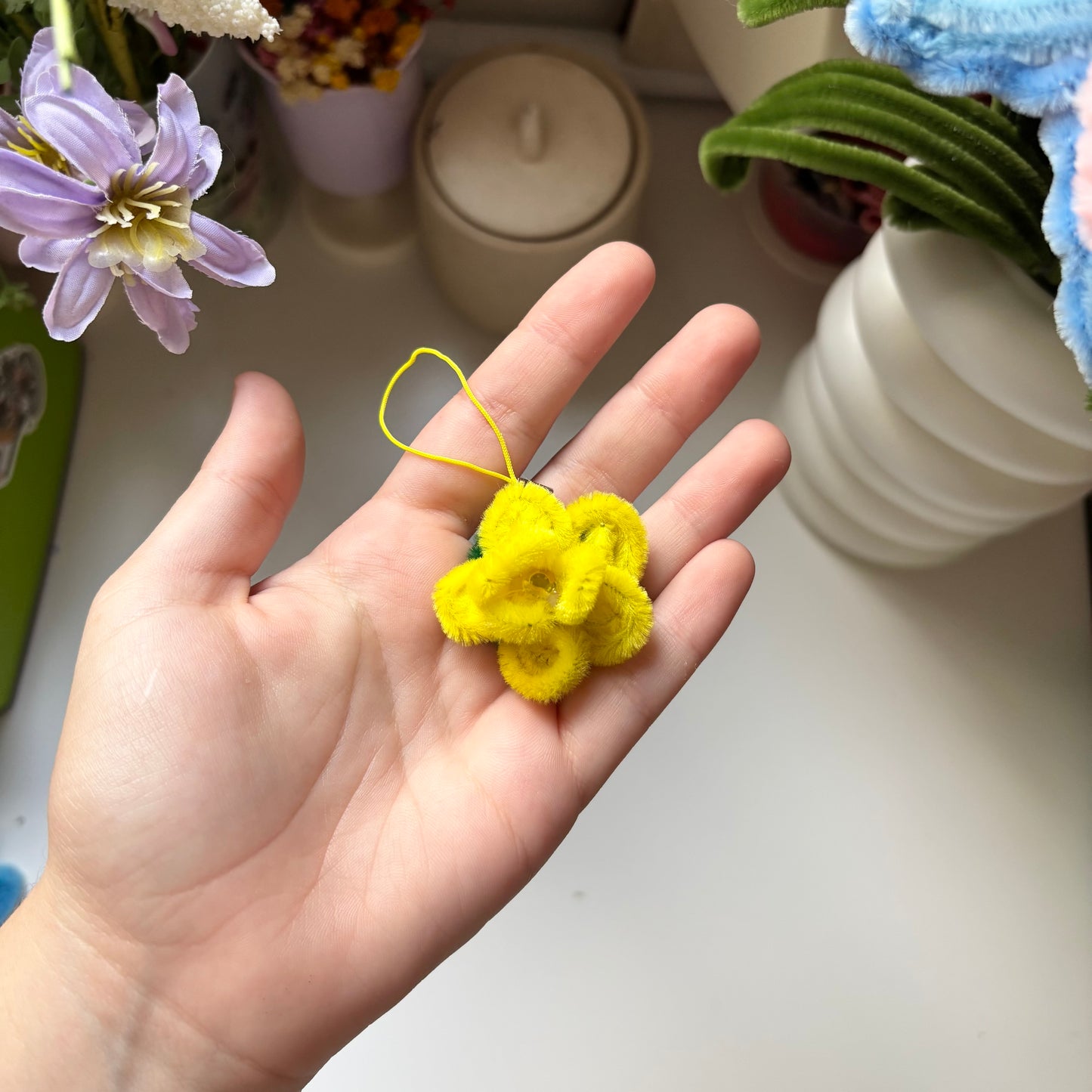 Mini Llavero Flor Amarillo Limpiapipas