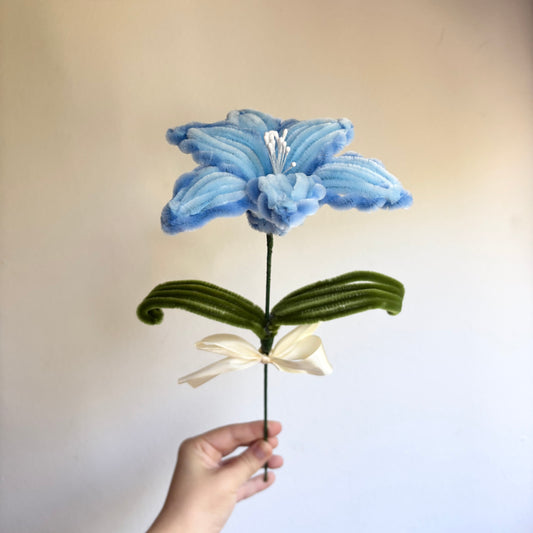 Flor Lirio Azul Limpiapipas