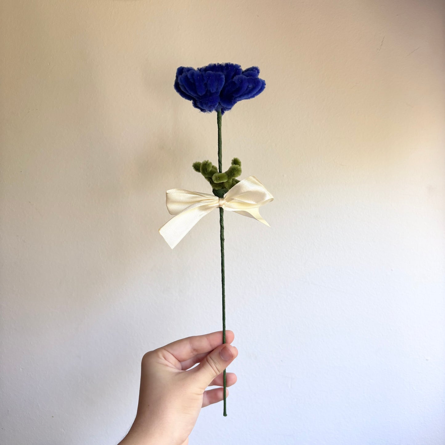 Flor Anémona Azul Oscuro Limpiapipas