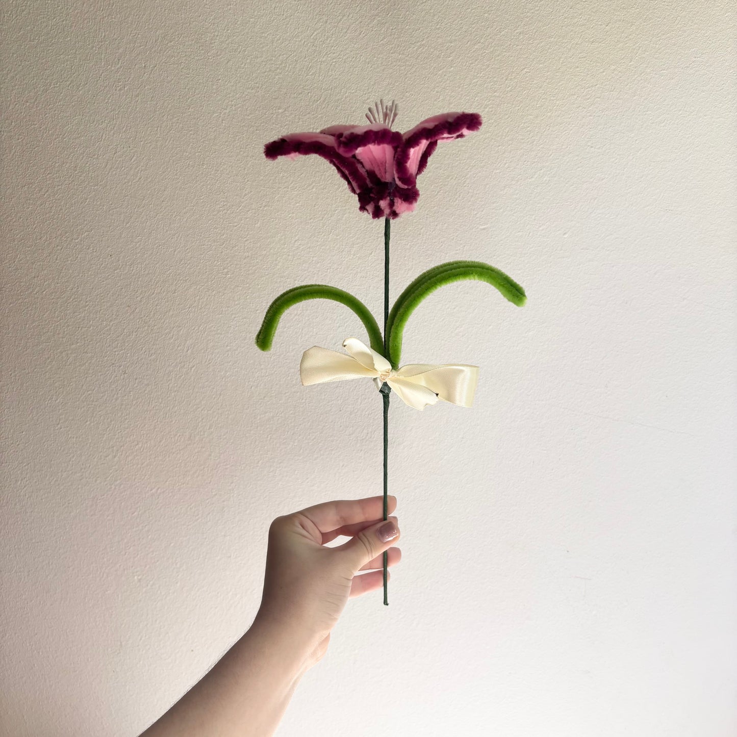 Flor Lirio Morado y Rosa Limpiapipas