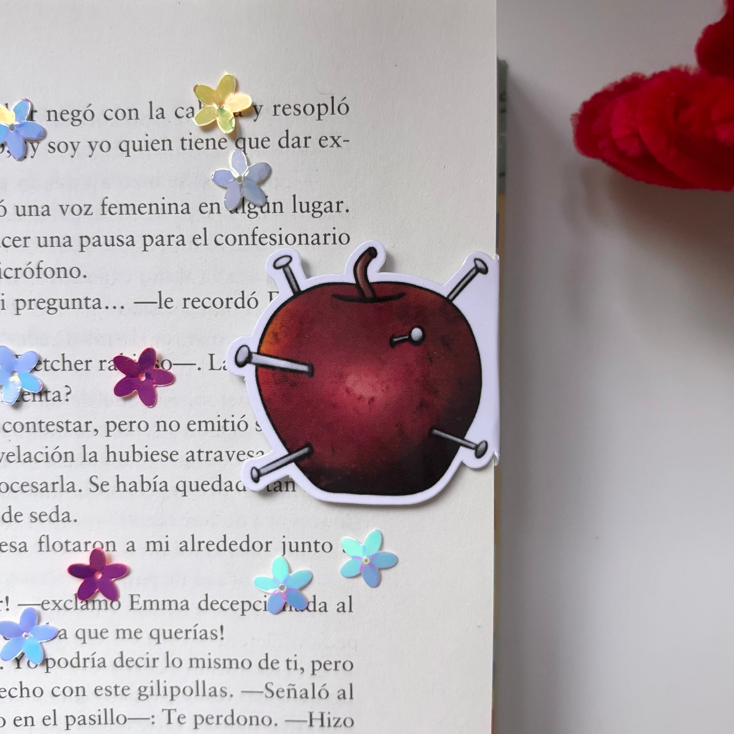 Marcapáginas Magnéticos Serie Mindf*ck - Lana Myers / Manzana con clavos